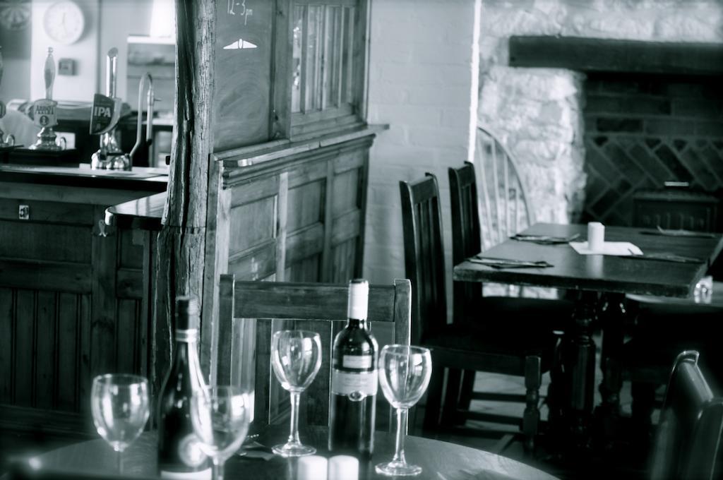 The Crown Inn Benson Экстерьер фото