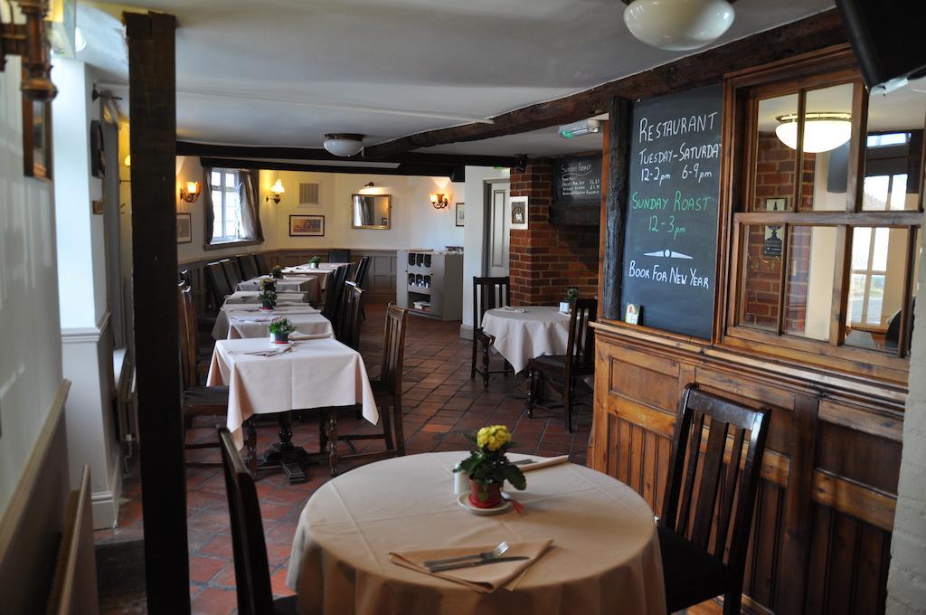 The Crown Inn Benson Экстерьер фото